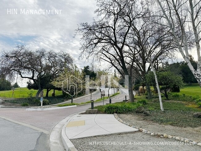 Building Photo - 1098 Ocaso Camino