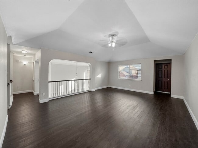 Building Photo - 9943 Red Cedar Dr