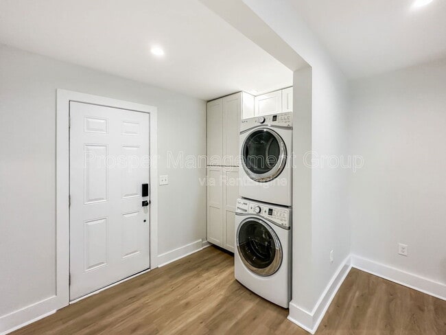 Building Photo - 22 Nunan St