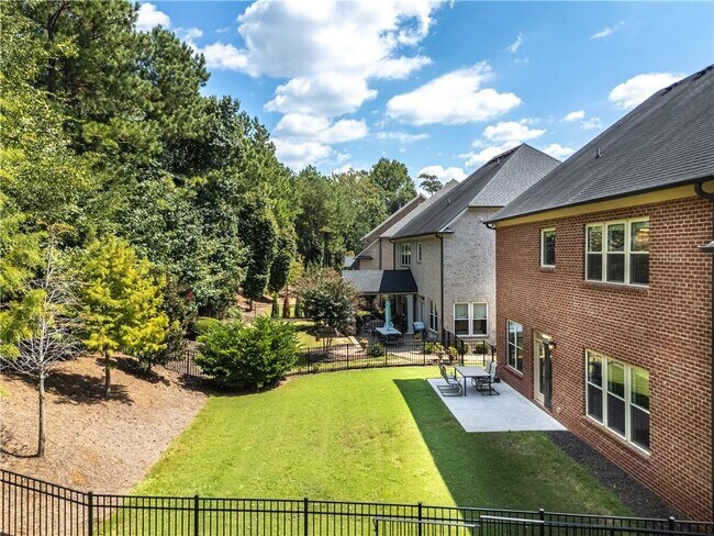 Building Photo - 3619 Strath Dr