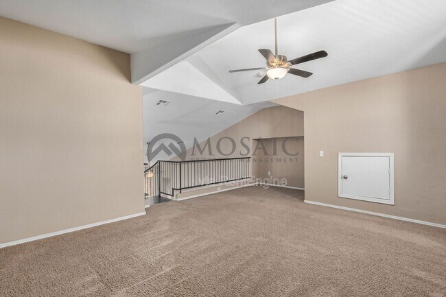 Building Photo - 9233 E Neville Ave