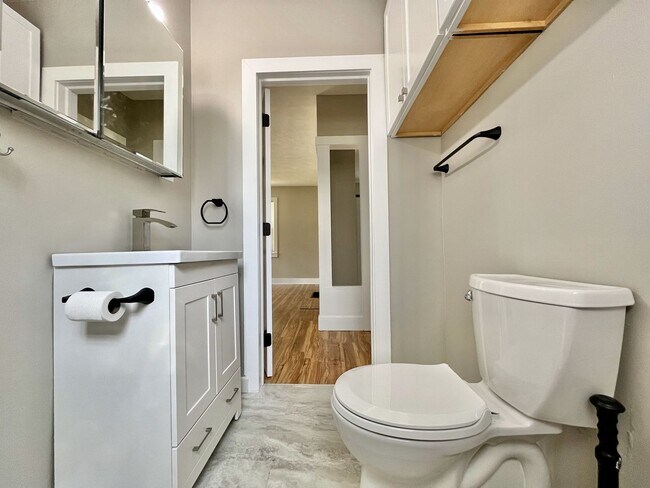 Building Photo - Two Bedroom Home in Wyoming