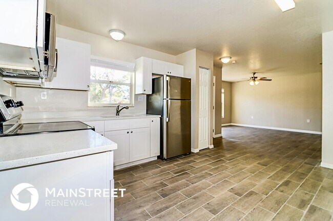 Building Photo - 2045 14th St S