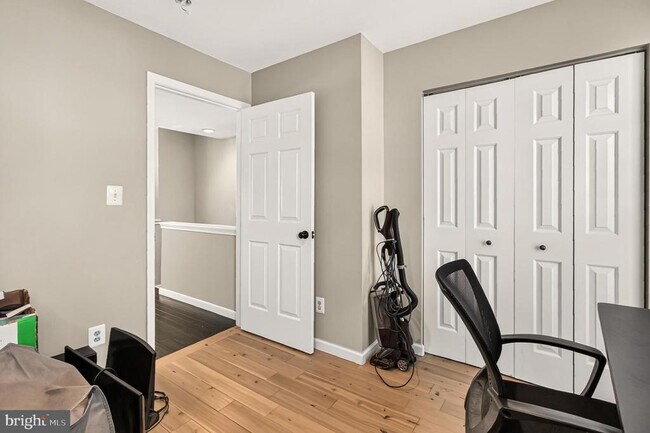 Building Photo - 12415 Selkirk Cir