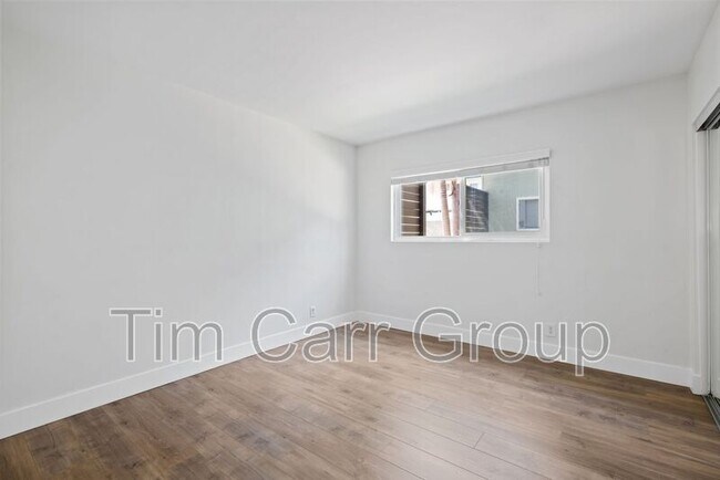 Building Photo - 271 16th Pl