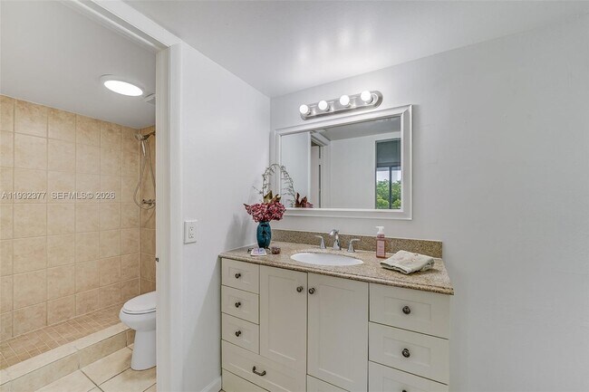 Building Photo - 1801 S Treasure Dr