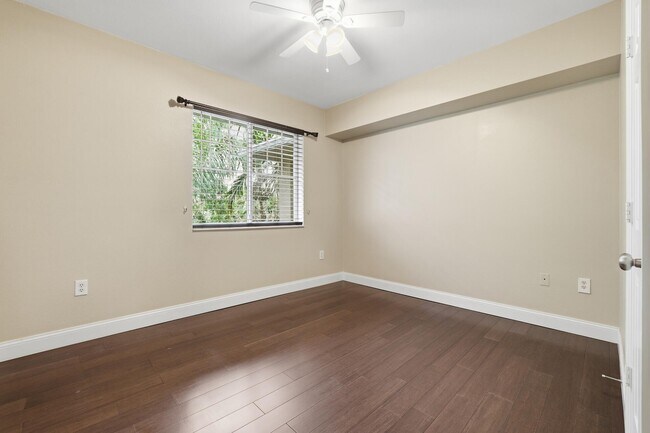 Building Photo - 6559 Emerald Dunes Dr