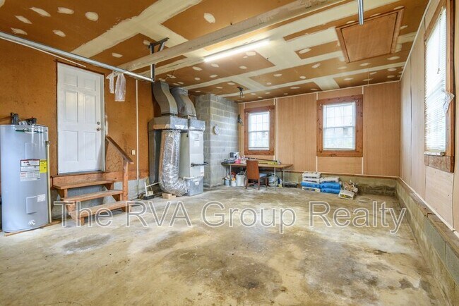 Building Photo - 1601 Lancashire Dr