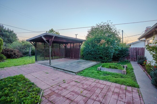 Building Photo - Single-Story Vallejo 3BR on HUGE Lot! 4-Car Parking, Covered Patio & 15 Min to Napa!