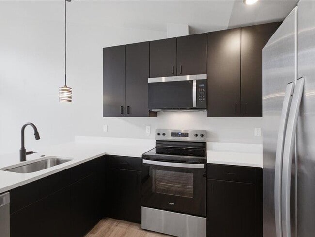 Building Photo - 1390 Overlook Ave NW