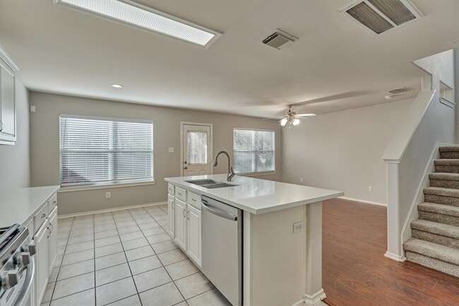 Building Photo - 10 Musgrove Pl