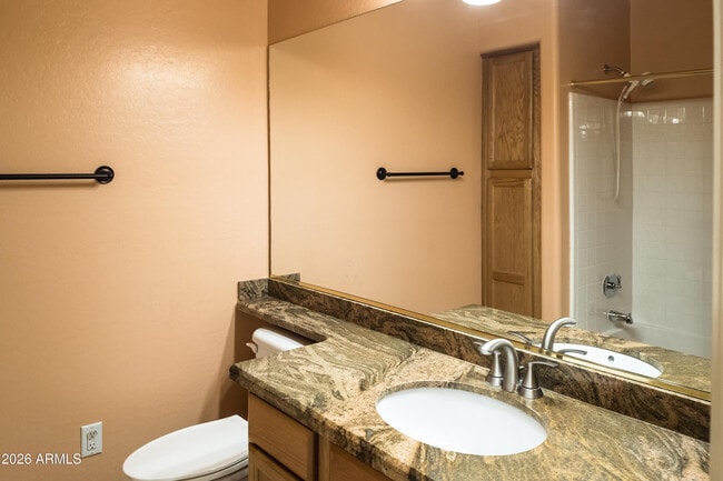 Building Photo - 844 W Azalea Dr
