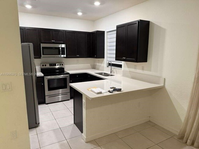 Building Photo - 20773 NE 5th Ct