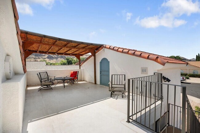 Building Photo - Spacious 6 Bedroom Home in La Verkin!