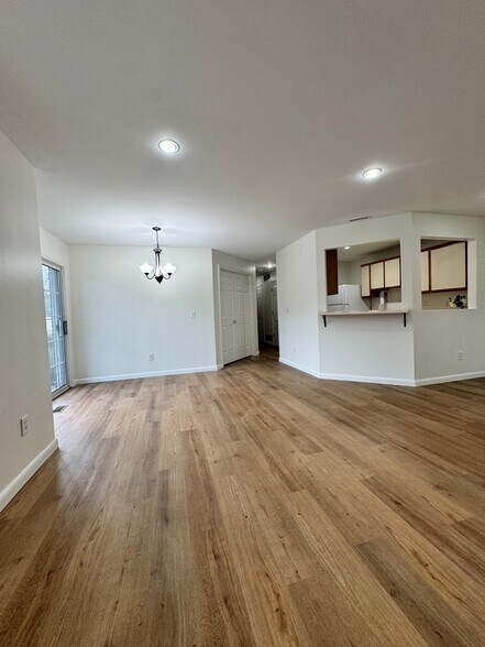 Building Photo - 249 Brookwood Dr