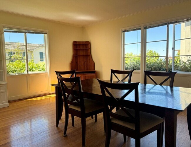 Building Photo - This is a Berkeley Lifestyle. | 3BR | 1.5BA | 1,450 SF | Just Steps from Campus