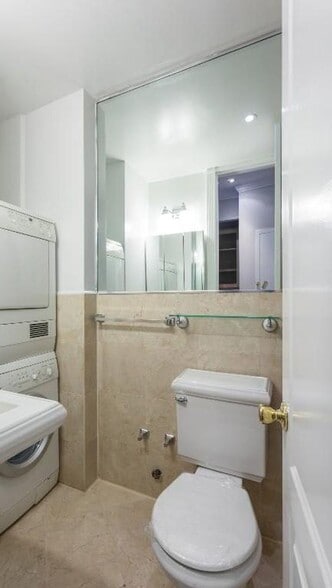 Building Photo - Avenue B