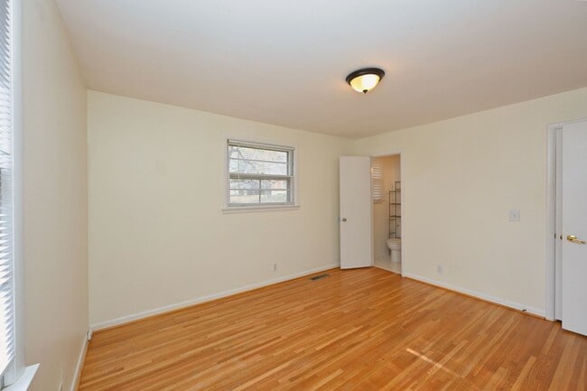 Building Photo - **WELL-LOVED AND WELL-MAINTAINED ONE-LEVEL CRIEVE HALL AREA HOME READY FOR YOU TO CALL HOME**