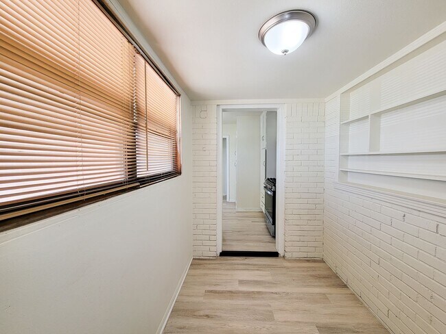 Building Photo - BEAUTIFUL REMODELED 4 BEDROOM 2 BATH HOME IN LAKE JACKSON, TEXAS