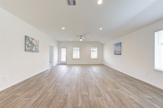 Building Photo - 2913 Misty Elm Ln