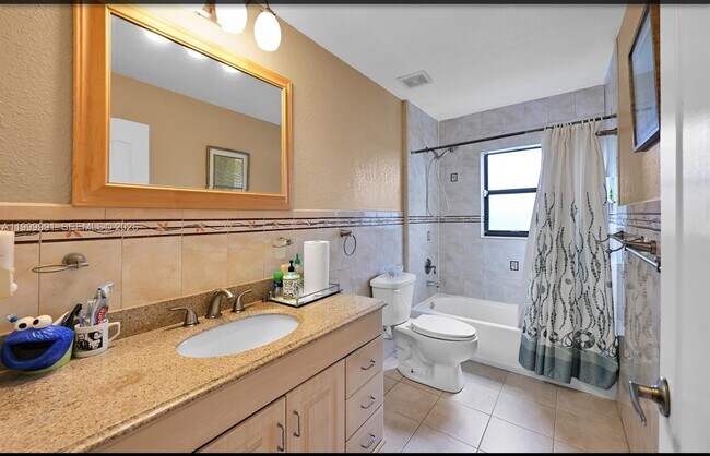 Building Photo - 5200 NW 67th Ave