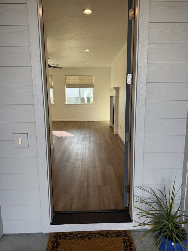 Building Photo - 15350 Blue Pinion Ave