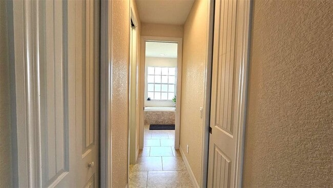 Building Photo - 15506 Meacham Cir