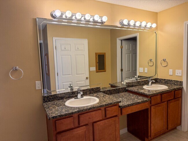 Building Photo - 4697 Lovegrass Ln