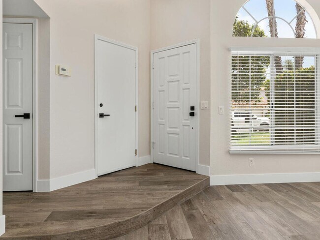 Building Photo - Rancho Del Oro Home