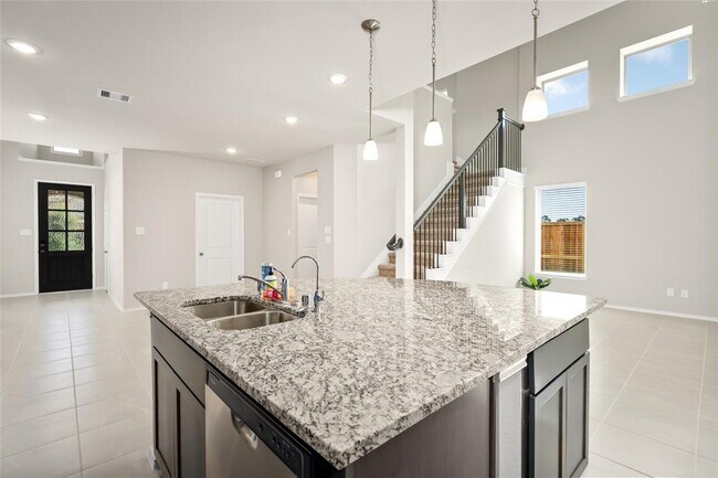 Building Photo - 42433 Quail Vly Ln
