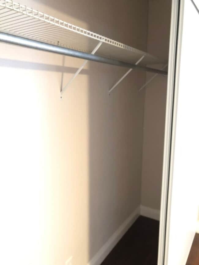 Building Photo - 4 BEDROOM / 2 BATH SINGLE FAMILY HOME W/ CASITA