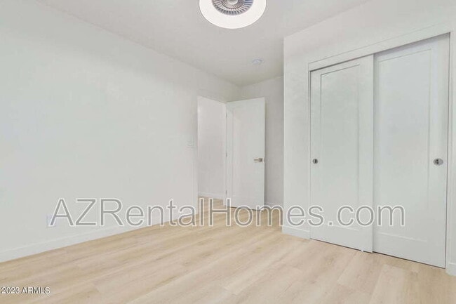 Building Photo - 3005 N 81st Pl