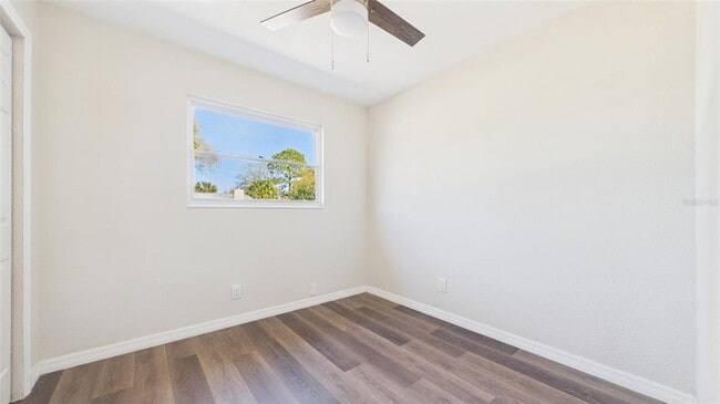 Building Photo - 4418 W Fairview Heights