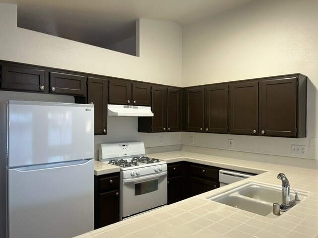 Building Photo - 7125 Overhill Ave