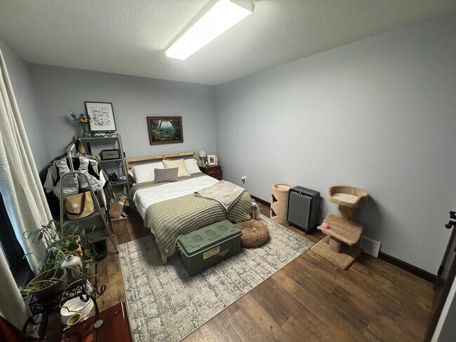 Building Photo - 236 S Market St