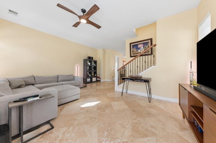 Building Photo - 41 Via Floresta Dr