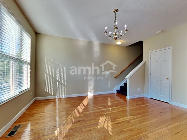 Building Photo - 1542 Quarter Horse Cir