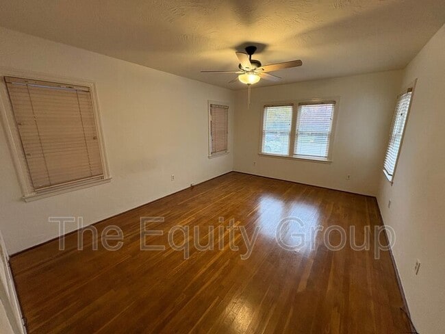 Building Photo - 1801 Riverside St