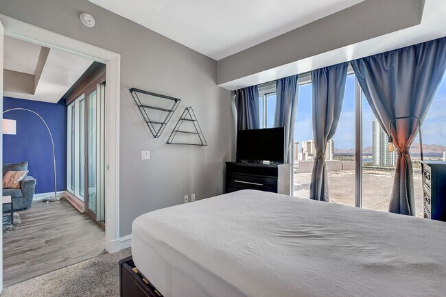Building Photo - Sky Las Vegas 1205- Stunning Fully Furnish...