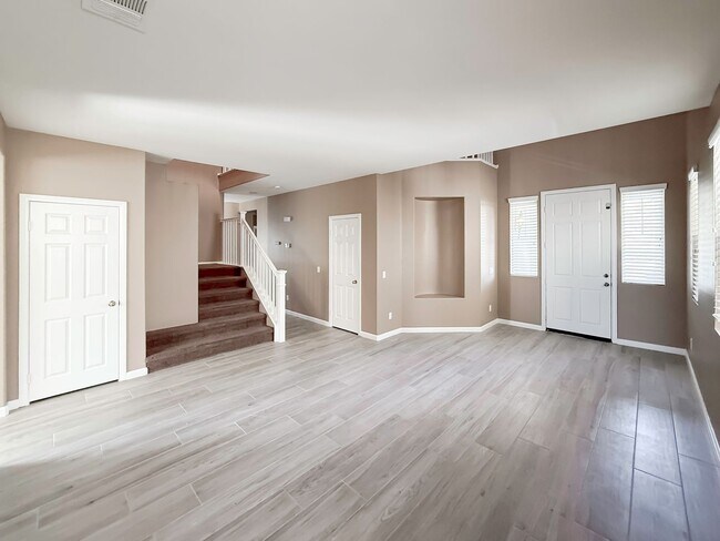 Building Photo - COMING SOON! 5 Bedroom, Cut-DeSac Home for Rent in a Beautiful, Murrieta Community!