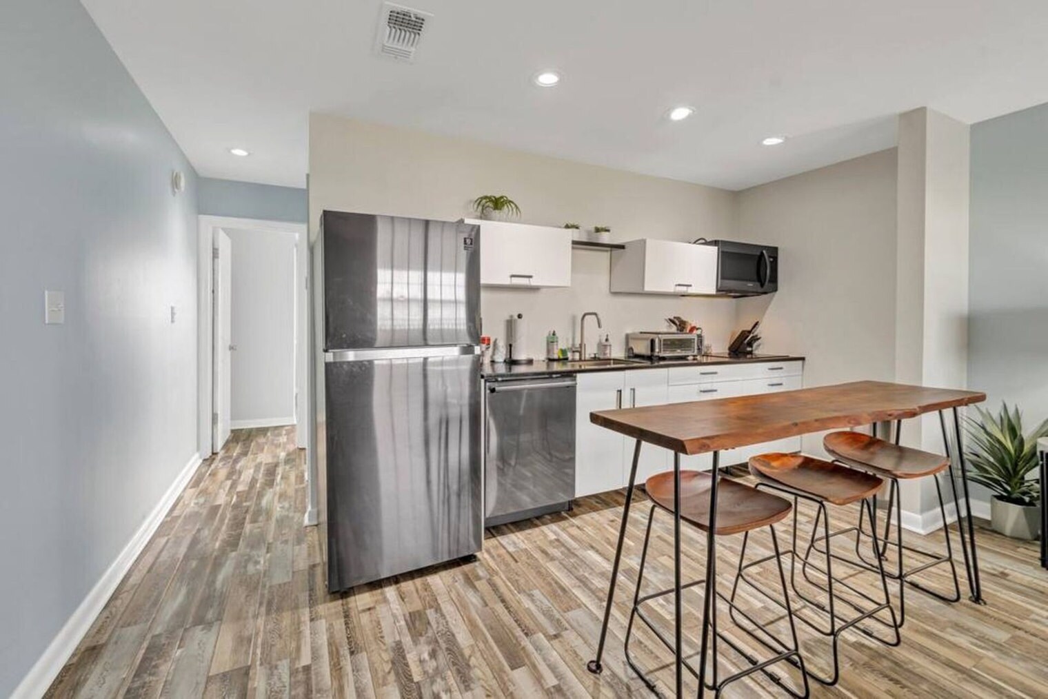 Building Photo - 312 Bream Ave