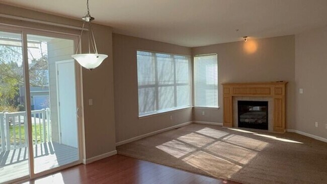 Building Photo - 910 Medical Center Dr