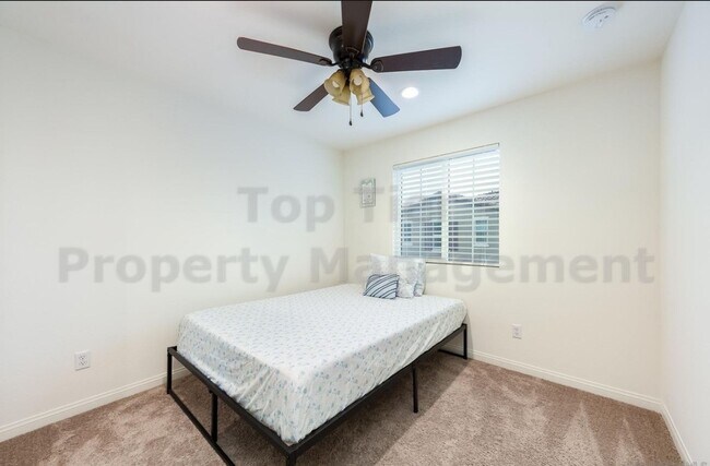 Building Photo - 506 Longmeadow St