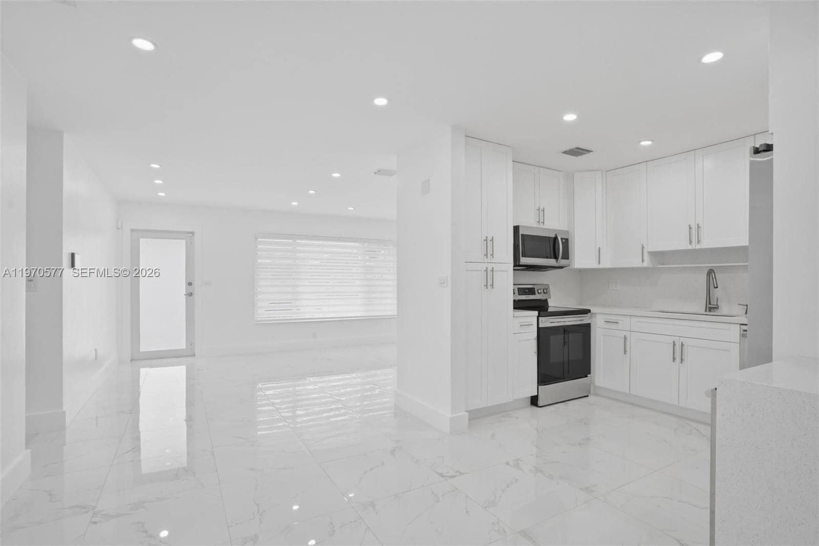 Building Photo - 5521 SW 104th Ave
