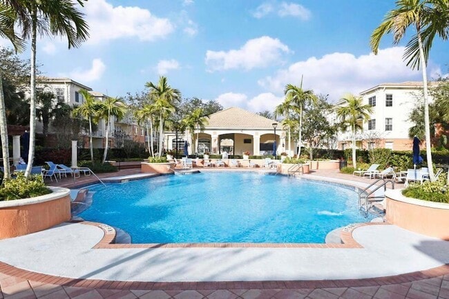 Building Photo - 9901 Baywinds Blvd