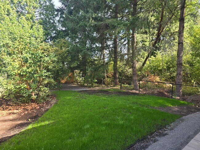 Building Photo - 7024 SW 152nd Ave