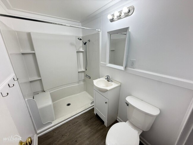 Building Photo - Newly Remodeled 2BR/1BA House with Bonus R...