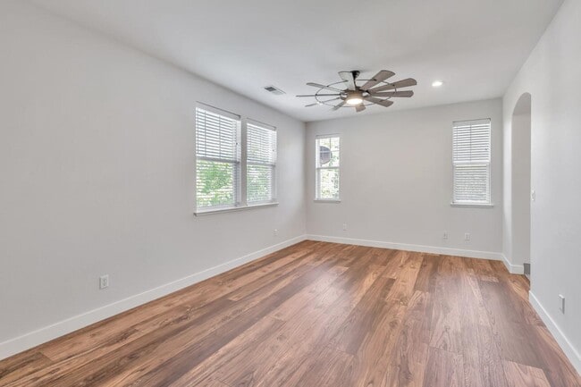 Building Photo - 7531 Edinburgh Way