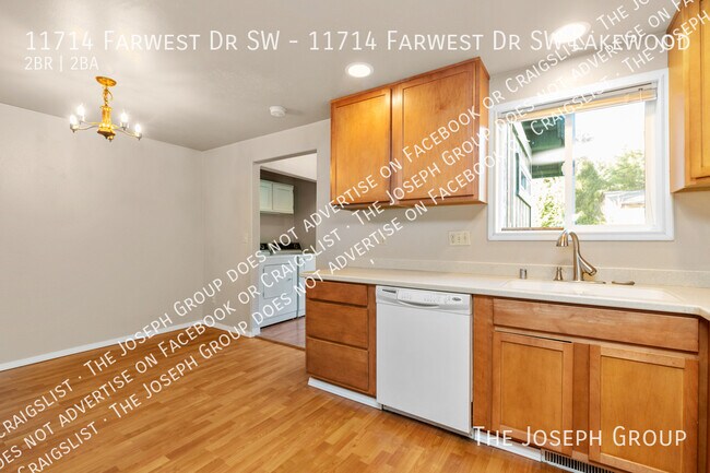 Building Photo - 11714 Farwest Dr SW