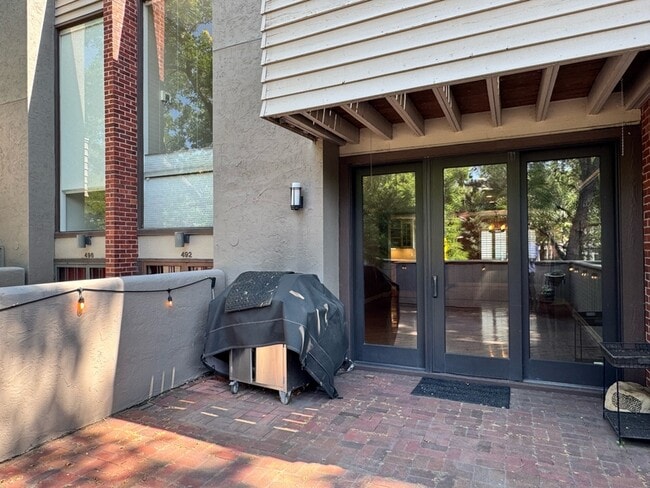 Building Photo - 492 Josephine St